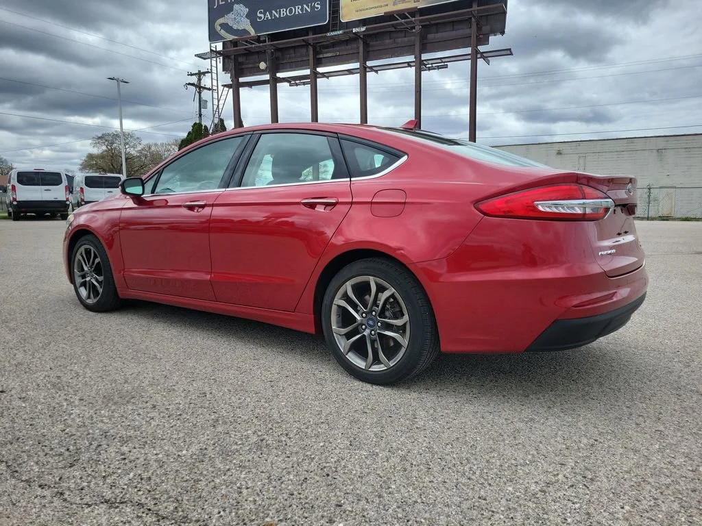 Used 2020 Red Ford SEL image 3