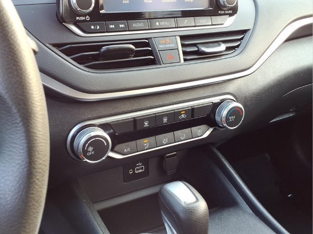 Used 2021 Silver Nissan S FWD image 8