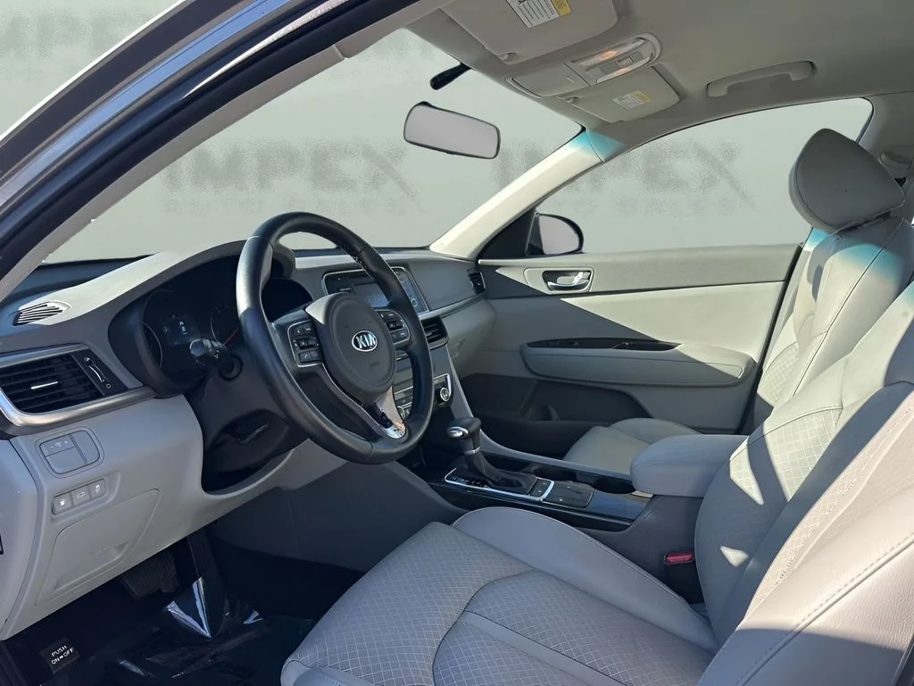 Used 2016 Gray Kia EX image 9