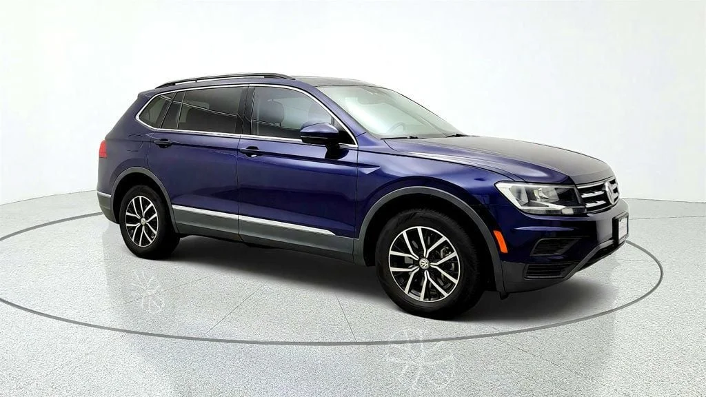 Used 2021 Atlantic Blue Metallic Volkswagen 2.0T SE FWD image 3