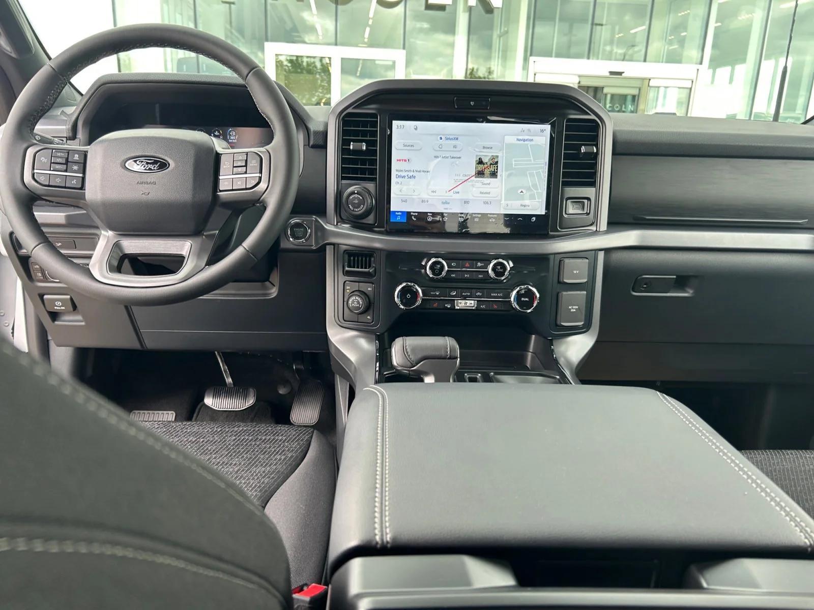 New 2026 Oxford White Ford XLT image 19