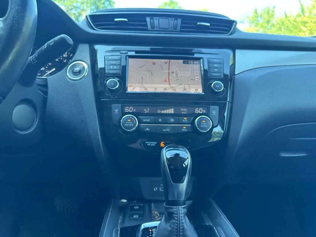 Used 2020 Black Nissan SL image 19