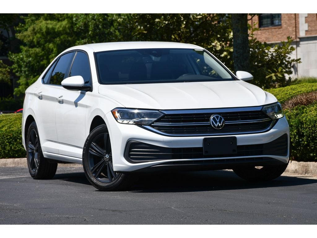 Used 2023 Opal White Pearl Volkswagen SE image 1