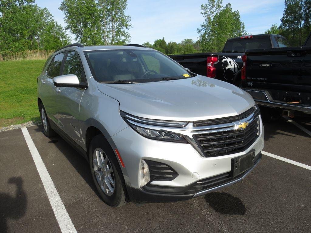 Used 2022 Silver Ice Metallic Chevrolet LT image 2