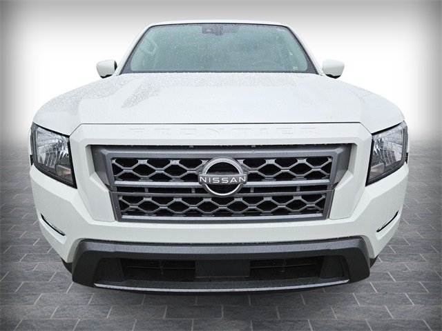 2024 Nissan Frontier SV photo 2