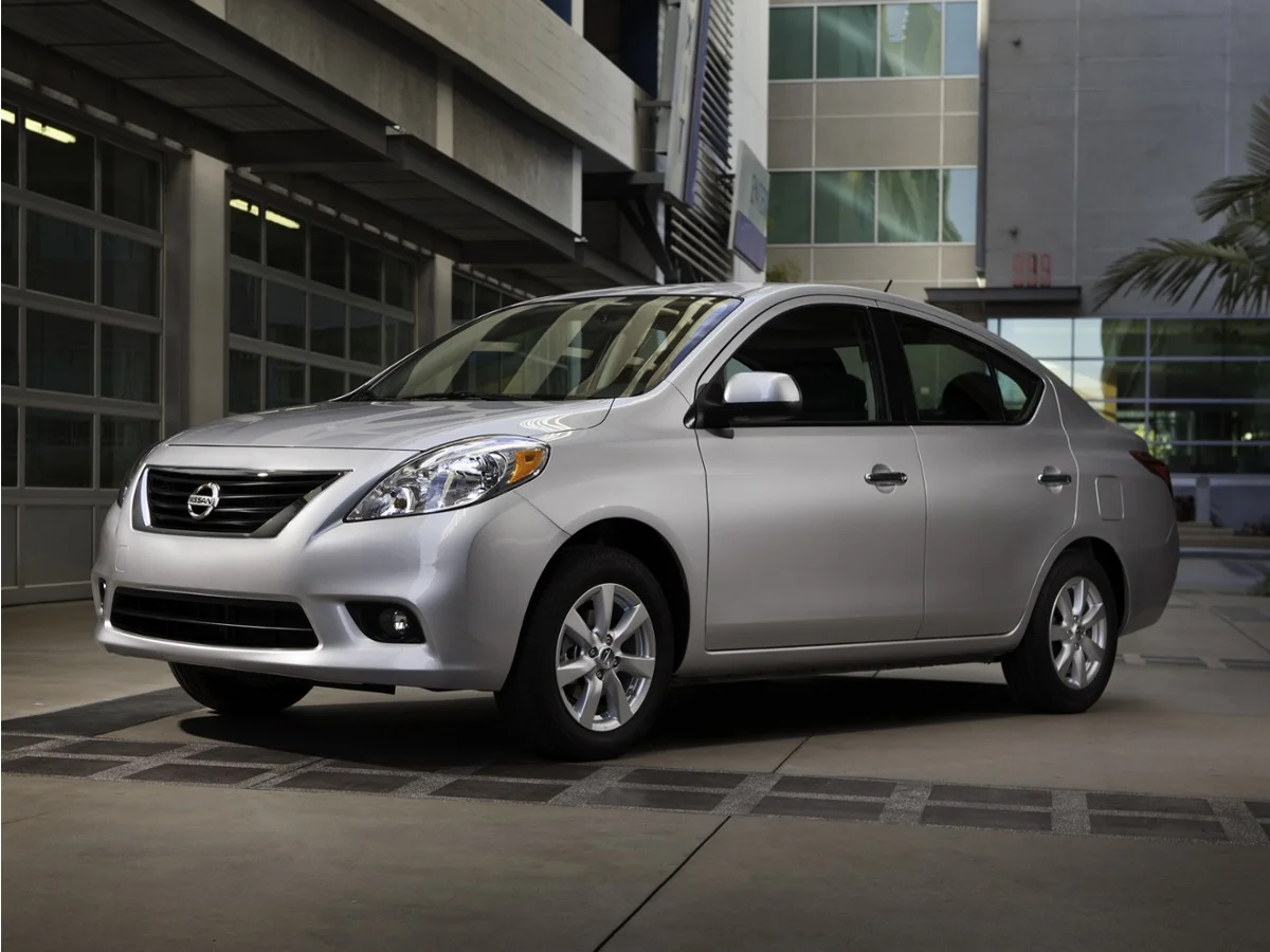 2014 Nissan Versa's photo