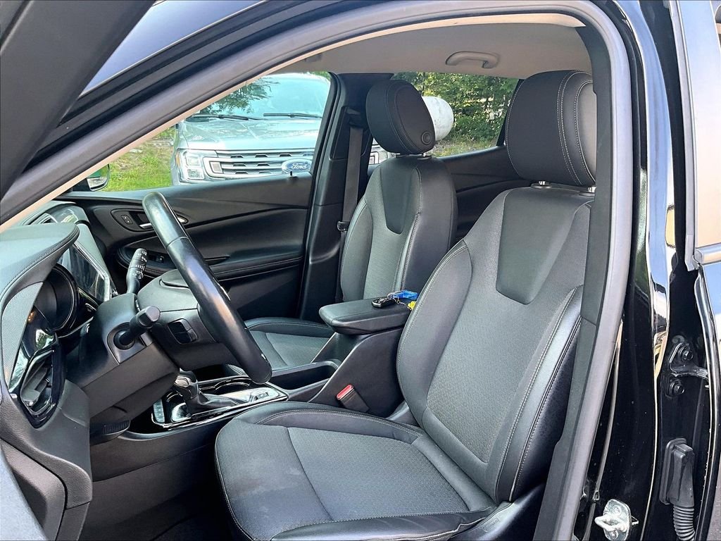 Used 2023 Ebony Twilight Metallic Buick Select image 10