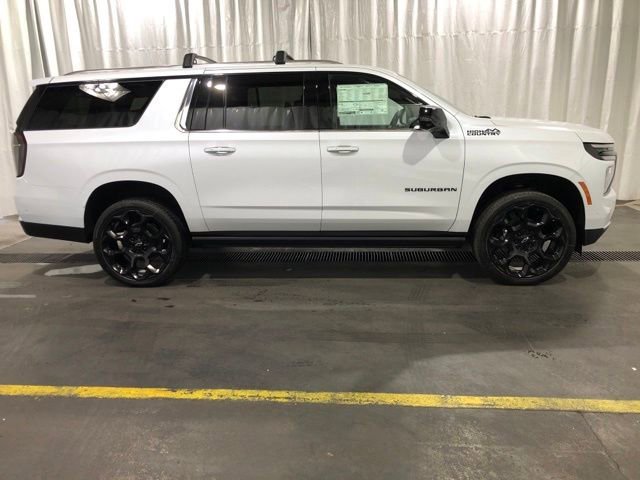 New 2026 Polar White Tricoat Chevrolet High Country image 2