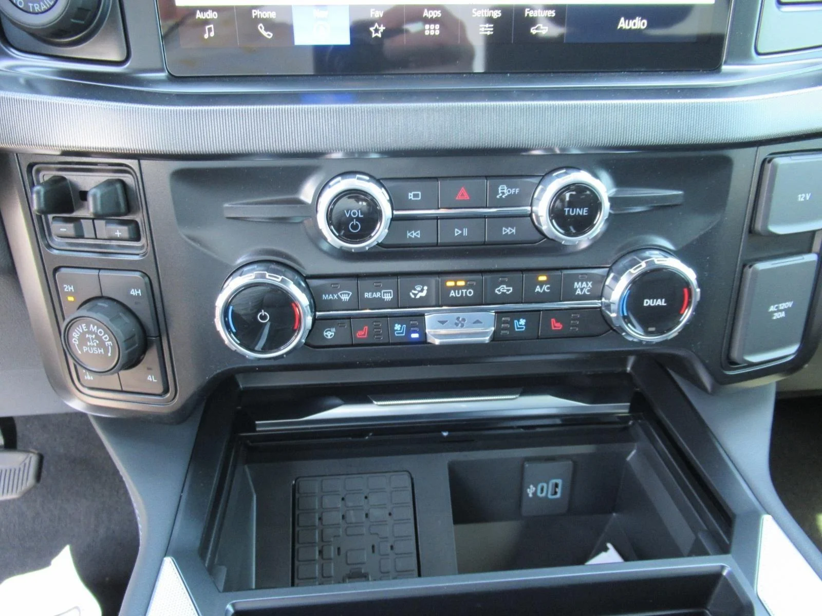New 2026 Agate Black Metallic Ford F-350® Platinum® image 27