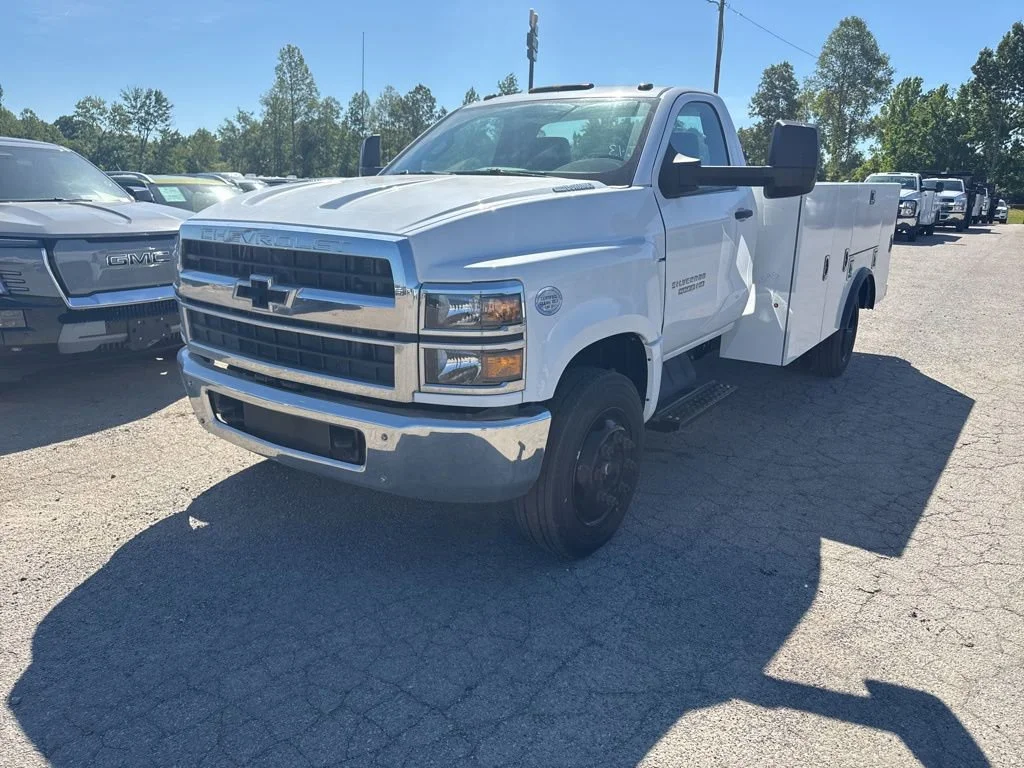 2024 Chevrolet Silverado HD's photo