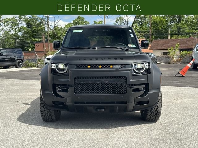 New 2026 Narvik Black Land Rover OCTA image 8