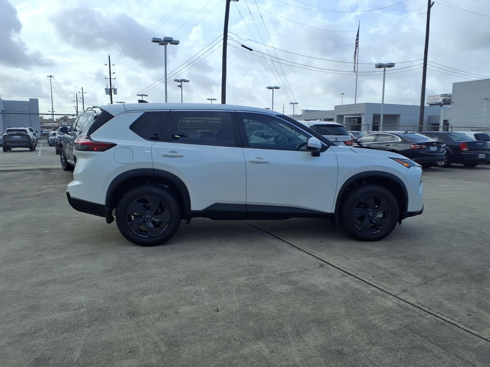 New 2026 Everest White Pearl Tricoat Nissan SV image 4