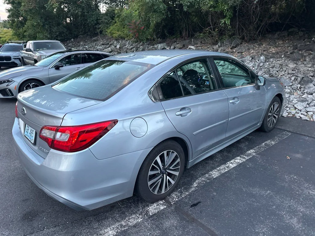 Used 2019 Silver Subaru 2.5i image 2