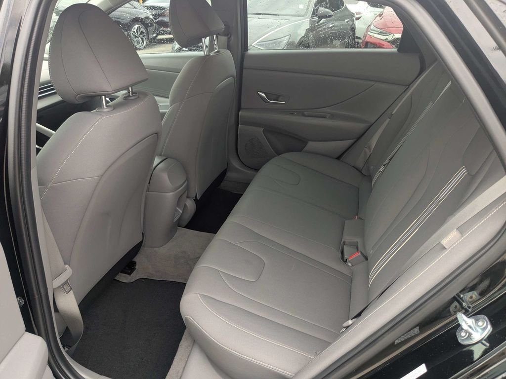 Used 2024 Black Hyundai SEL image 13