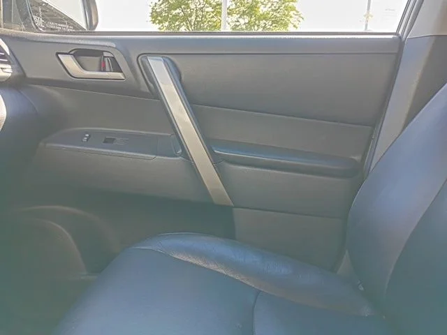 Used 2012 Gray Toyota SE image 16