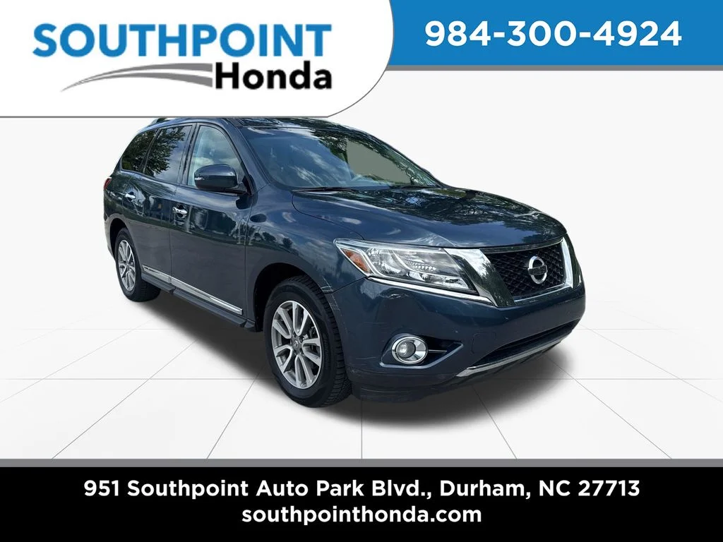 Used 2013 Arctic Blue Nissan SL image 1
