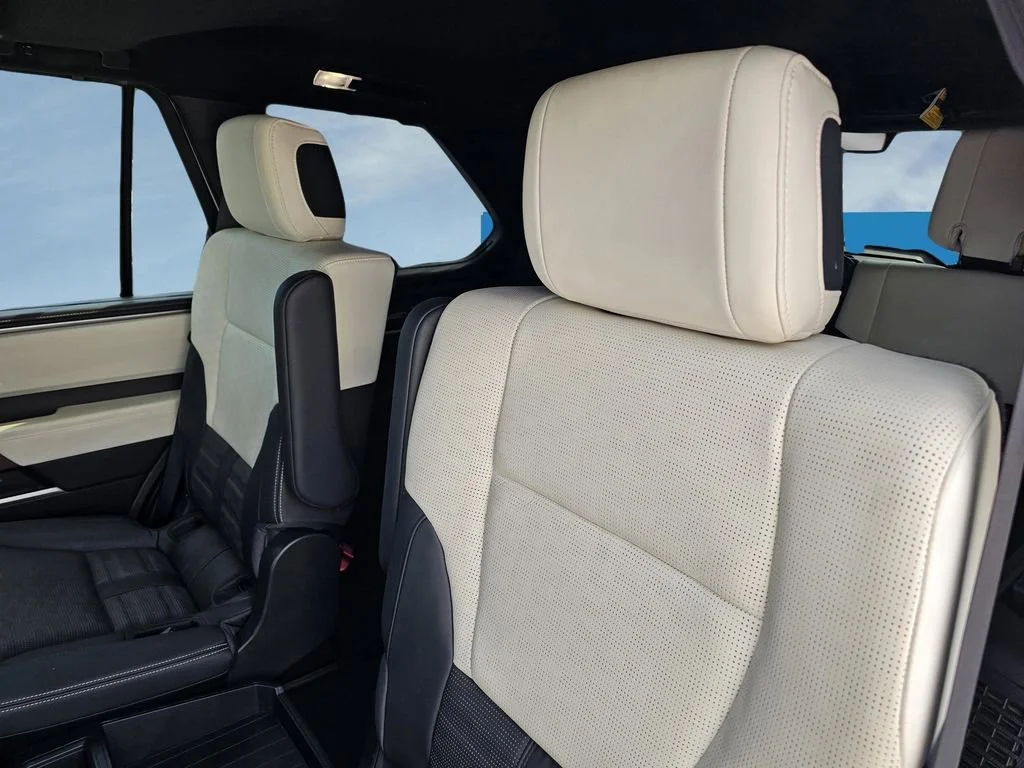 Used 2024  Toyota SR5 image 35