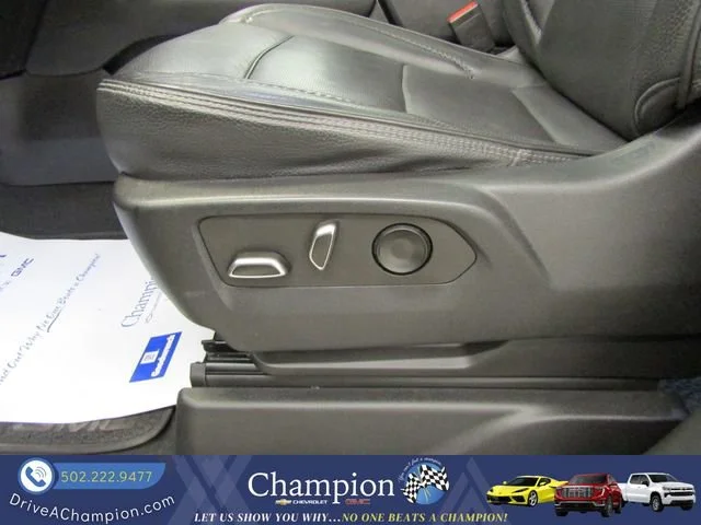 Used 2022 White Frost Tricoat GMC Denali image 30