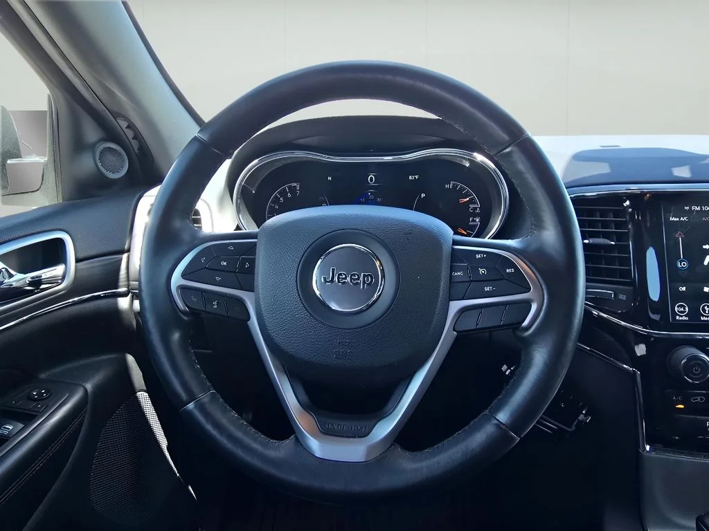 Used 2019 Bright White Clearcoat Jeep Limited image 10