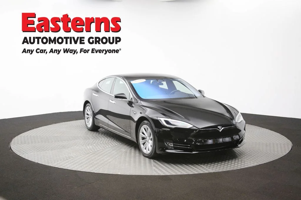 Used 2018 Black Tesla 75D image 45
