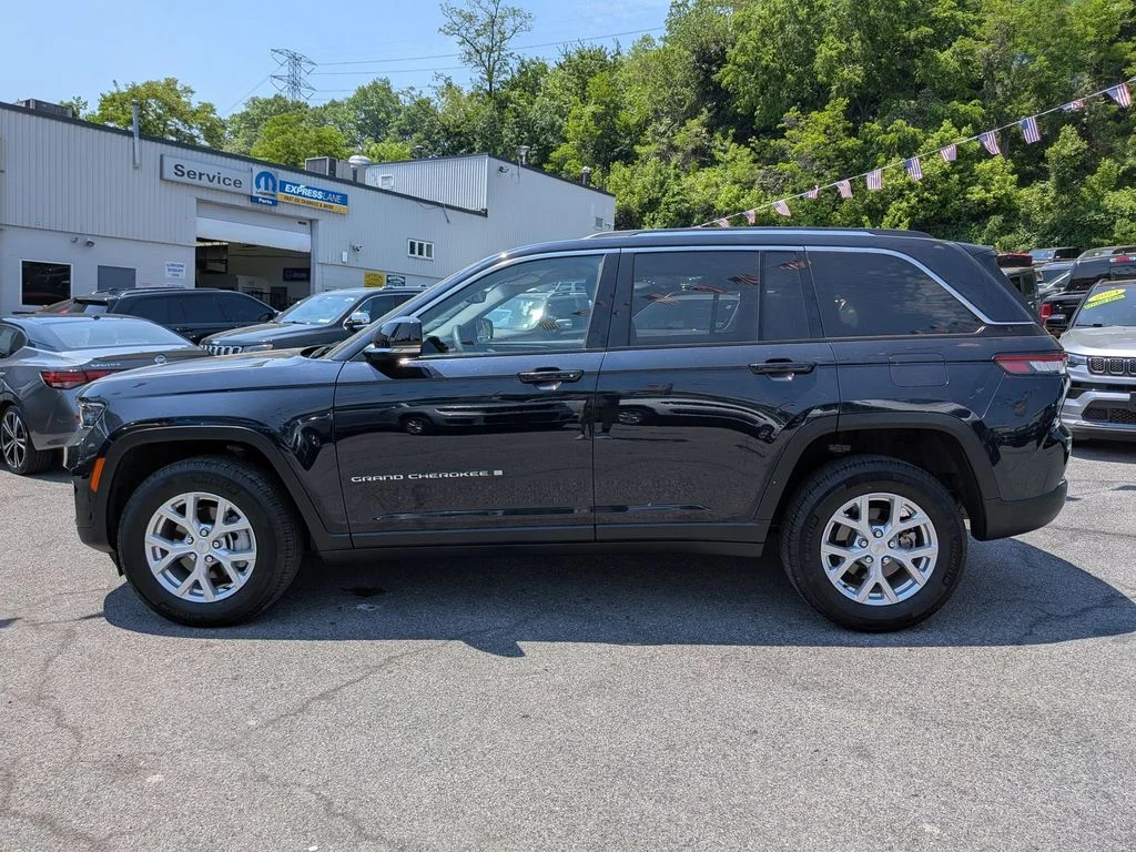 Used 2023 Black Jeep Limited image 11