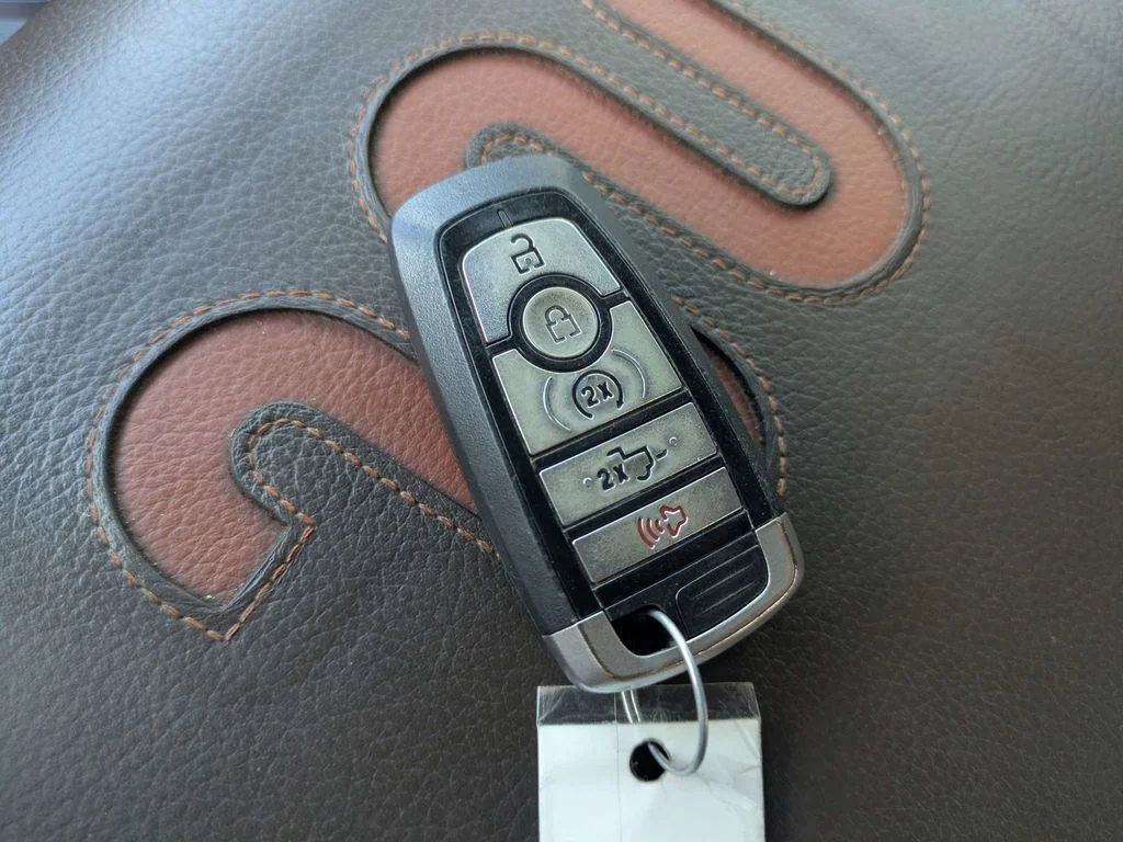 Used 2022 Blue Ford King Ranch image 33