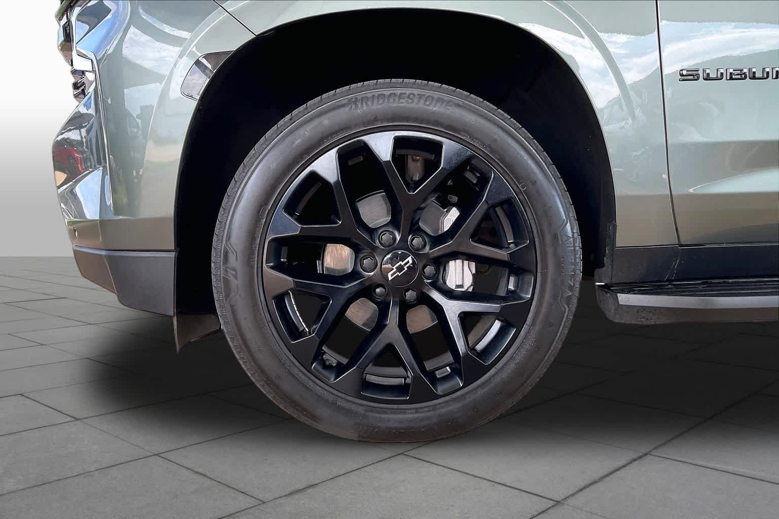 Used 2023 Silver Sage Metallic Chevrolet Premier image 11