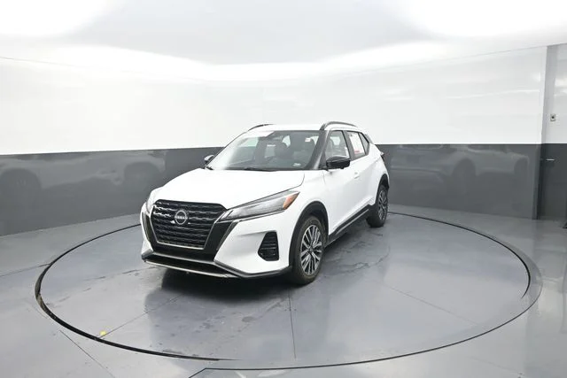 Used 2024 White Nissan SR image 62