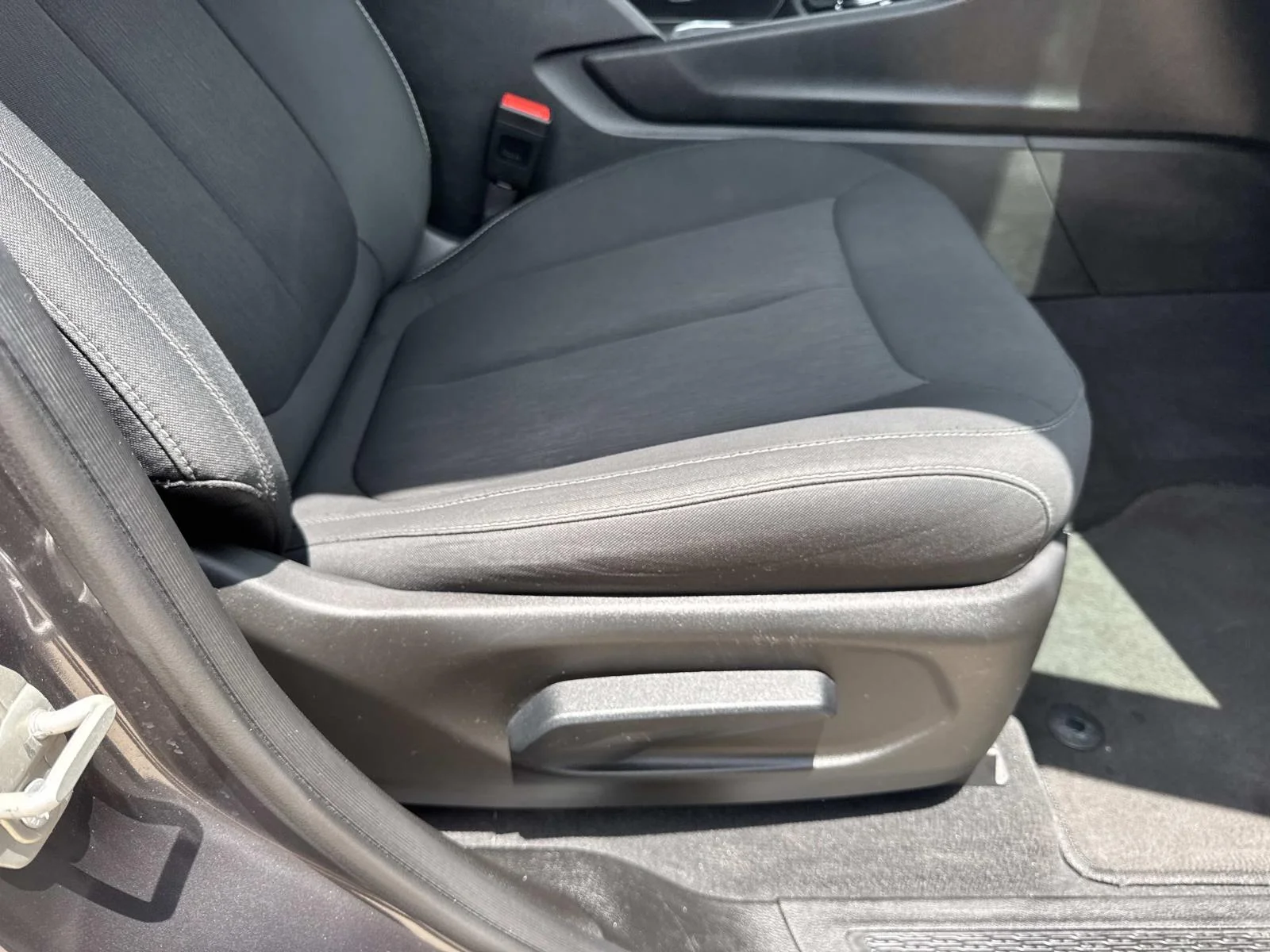 Used 2024 Baltic Gray Metallic Clearcoat Jeep Laredo image 11