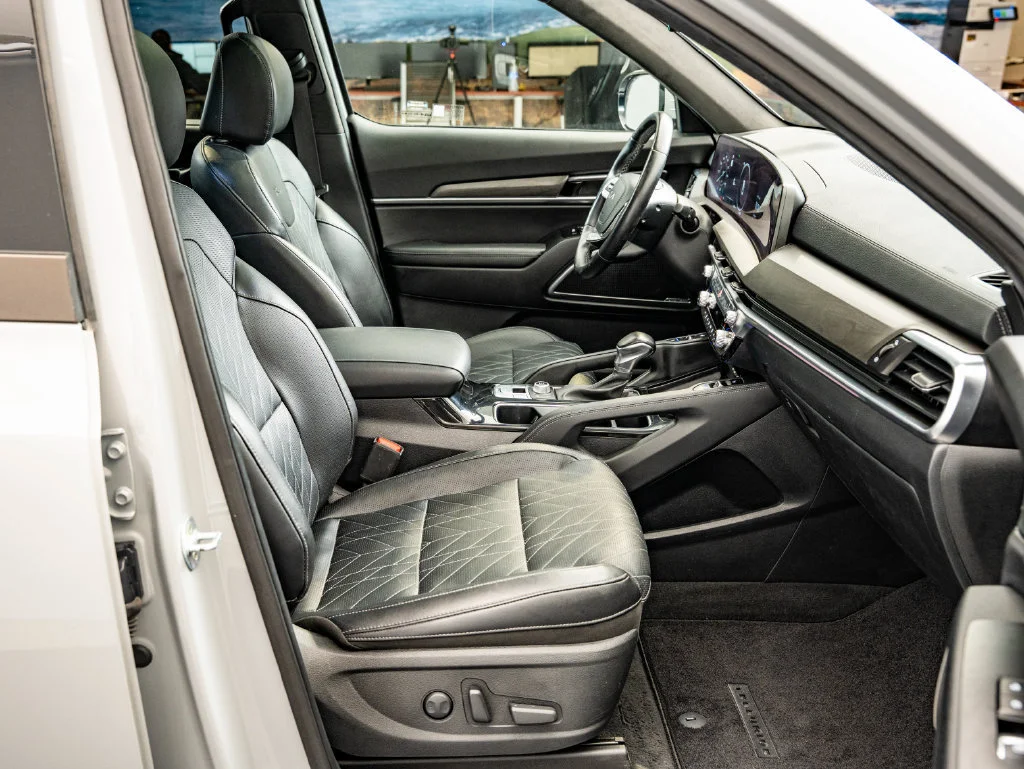 Used 2023 Wolf Gray Kia SX-Prestige X-Line image 24