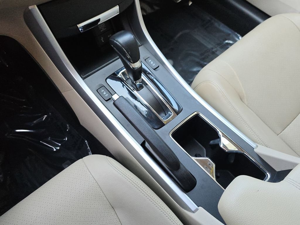 Used 2015  Honda EX-L image 29