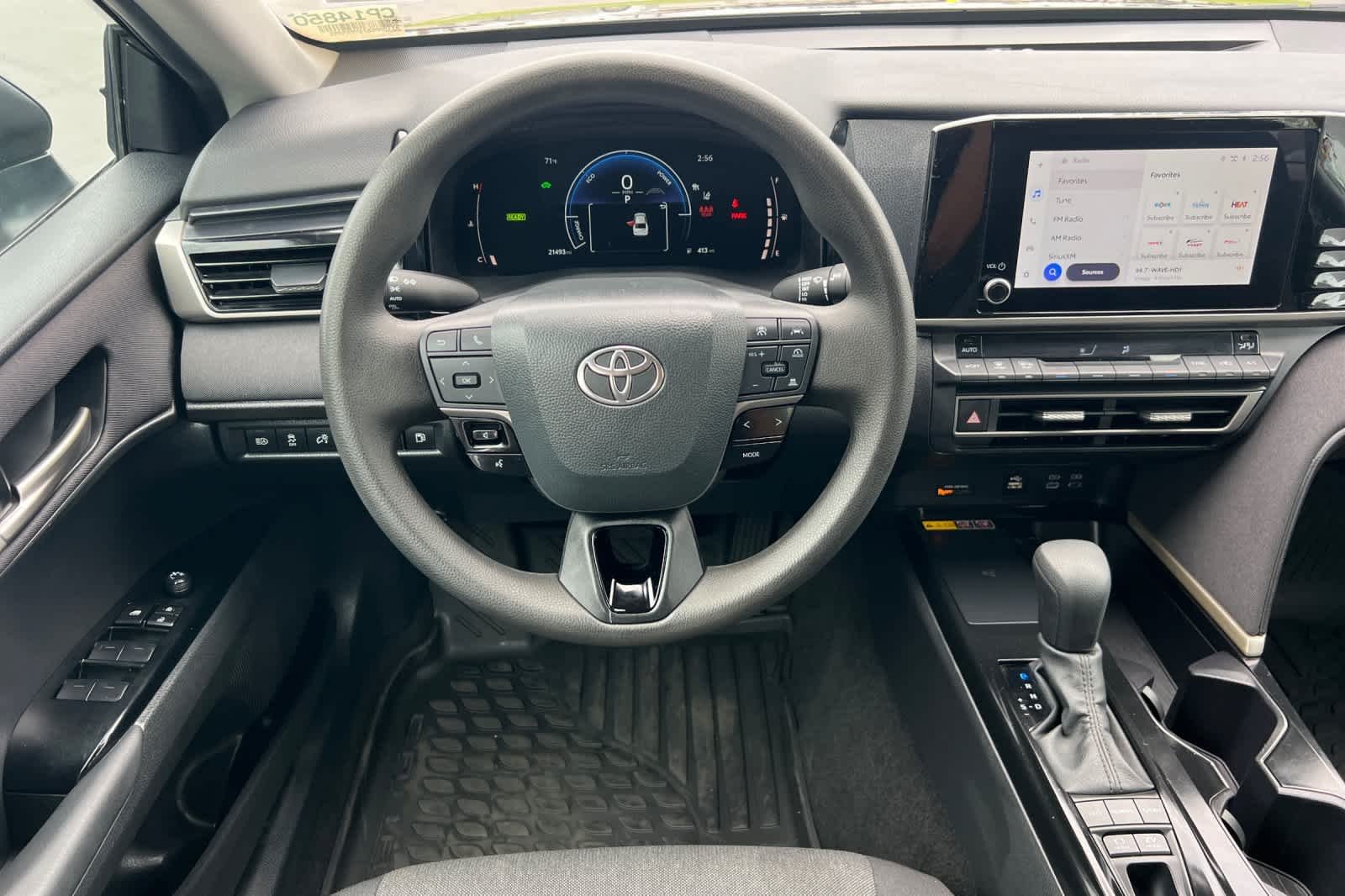 2025 Toyota Camry LE - Photo 14