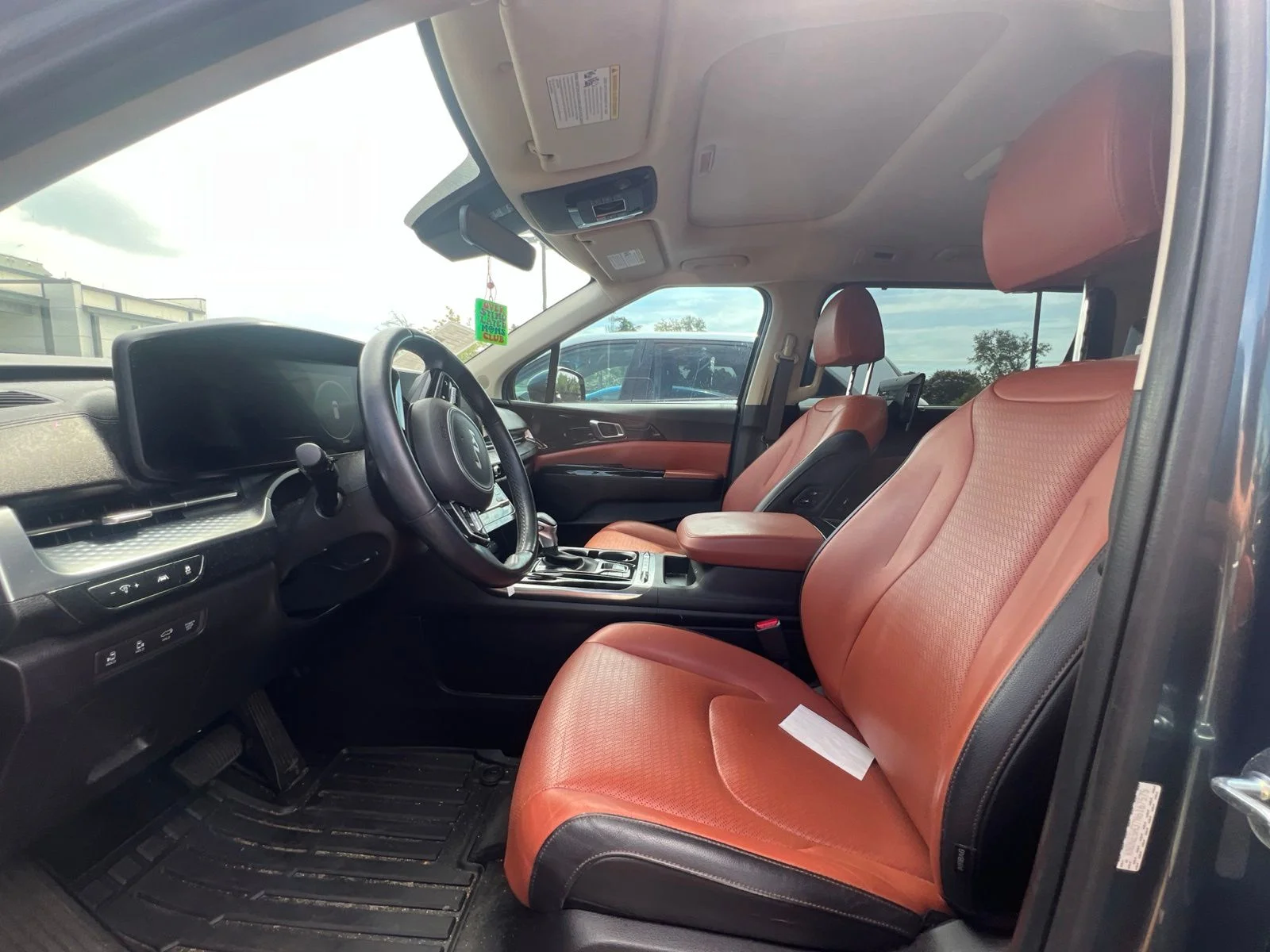Used 2022 Blue Kia SX Prestige image 5
