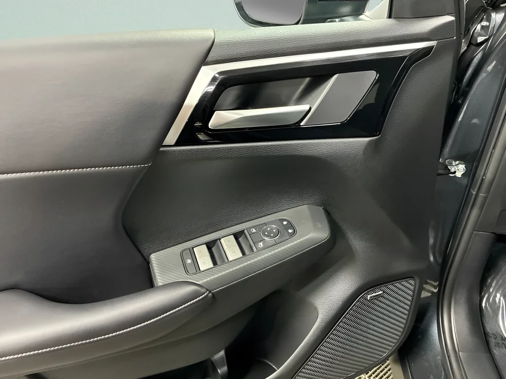 New 2026 Graphite Gray Mitsubishi LE 1.5T S-AWC image 21