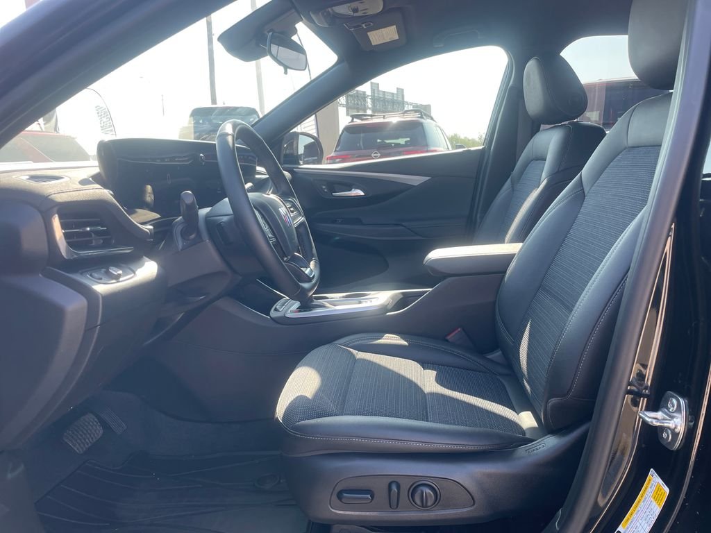 Used 2025 Black Buick Preferred image 23