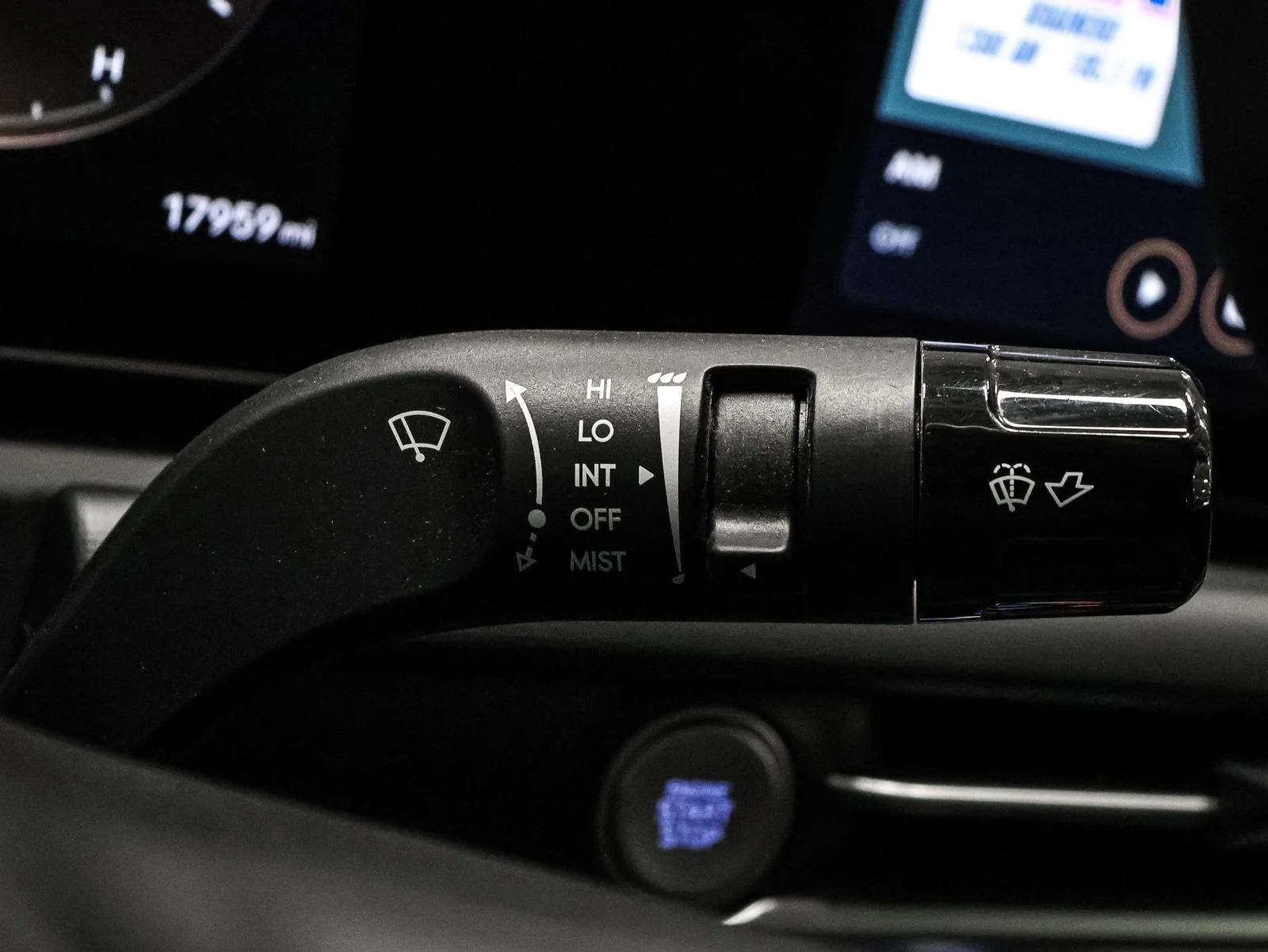 Used 2025 Black Hyundai SEL Activity image 37