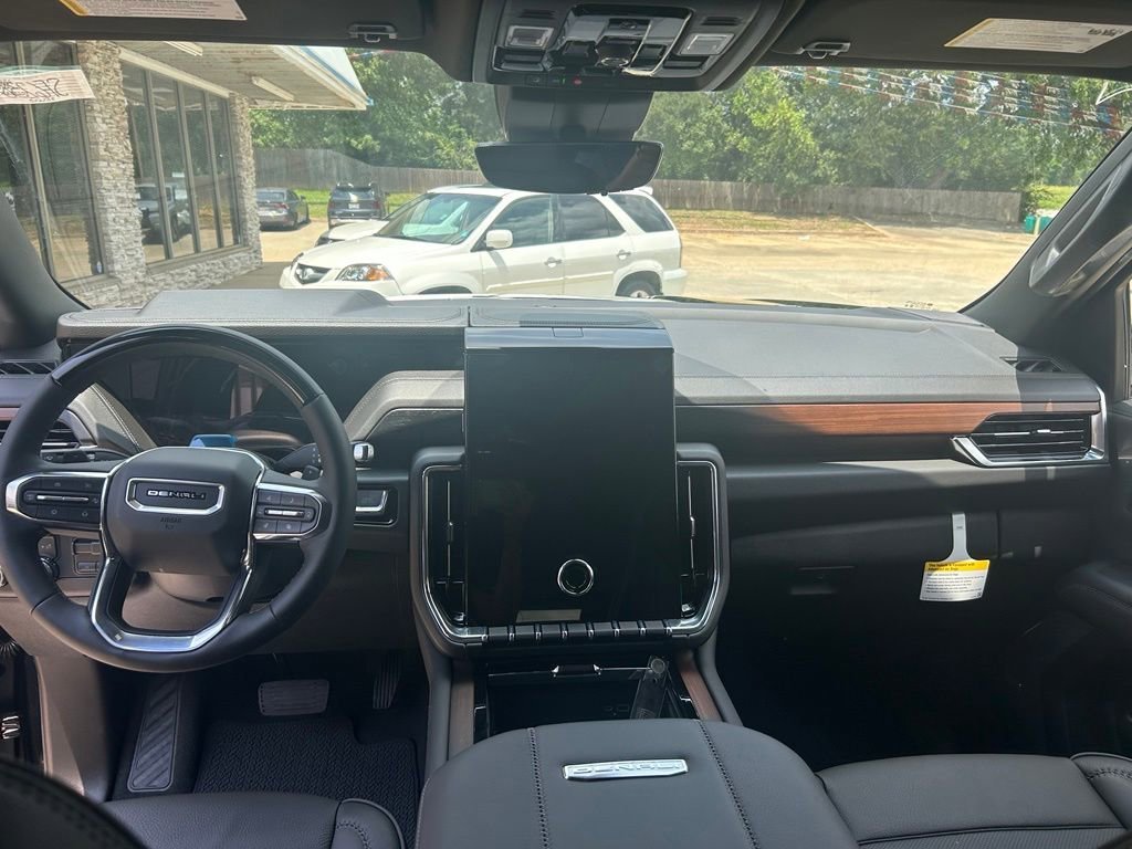 2026 GMC Yukon Denali - Photo 23