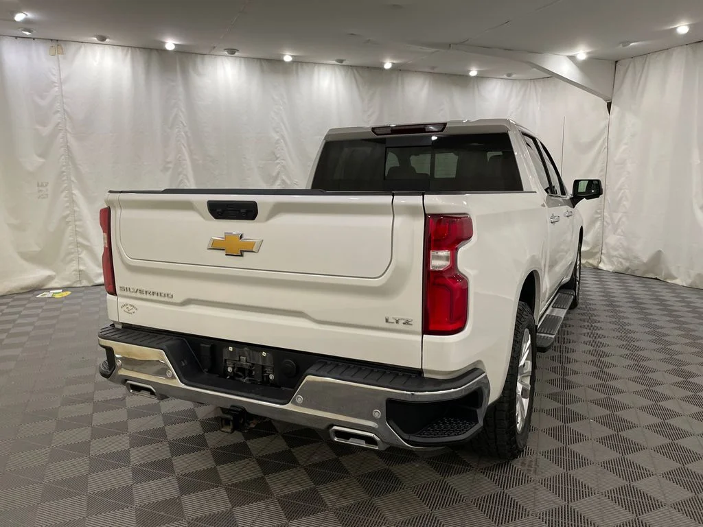 Used 2024 Iridescent Pearl Tricoat Chevrolet LTZ image 5