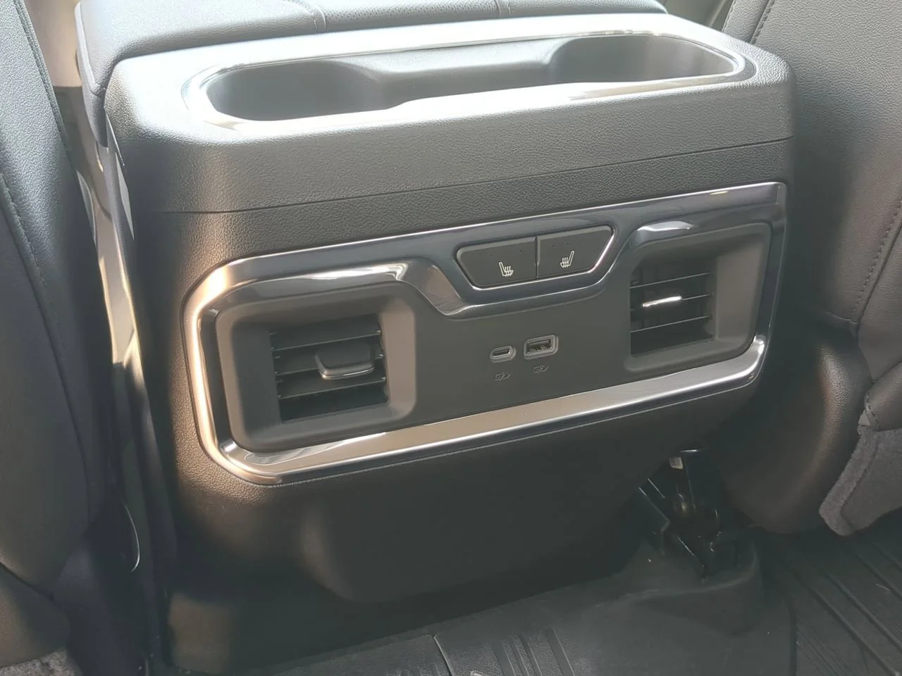 New 2026 Titanium Rush Metallic GMC SLT image 22