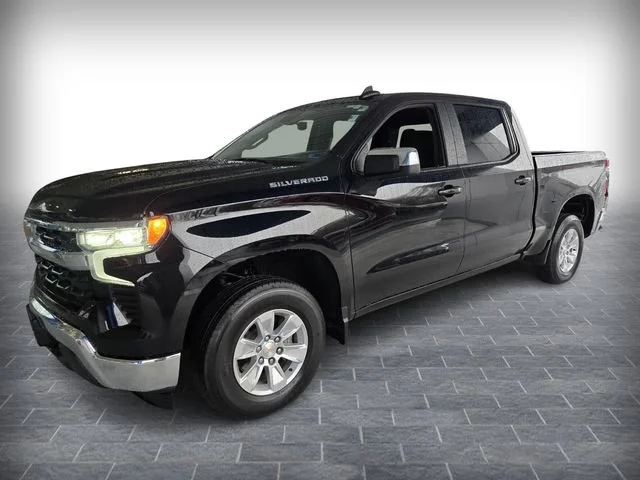 Used 2025 Black Chevrolet LT image 3