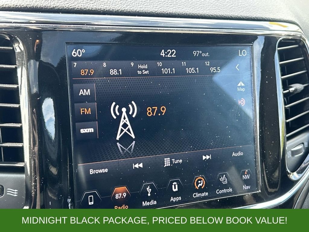 Used 2019 Black Jeep Altitude image 25