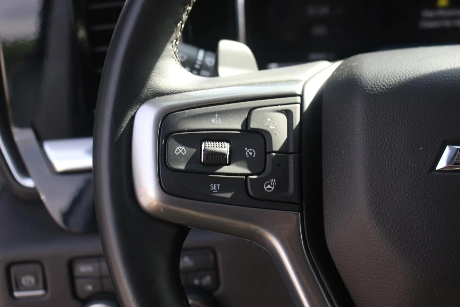 Used 2024 Summit White Chevrolet RST image 22