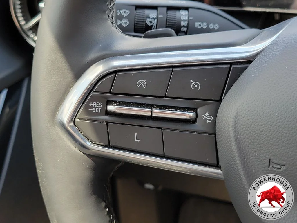 Used 2025 Green Chevrolet LT image 28