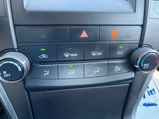 Used 2017 Gray Toyota XLE image 37