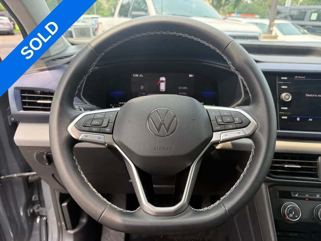 Used 2022 Gray Volkswagen 1.5T SE image 12