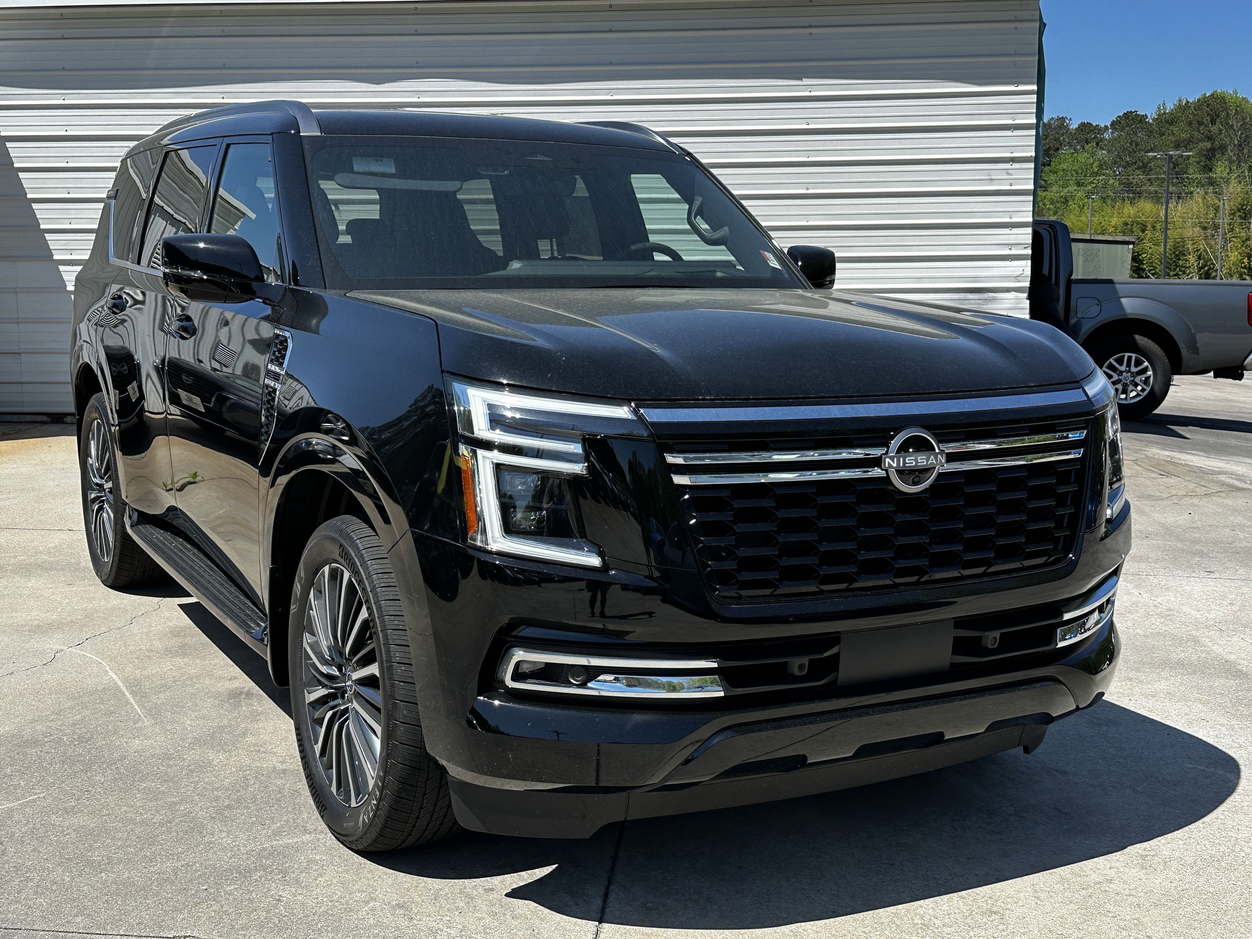 2025 Nissan Armada Platinum Reserve - Photo 2