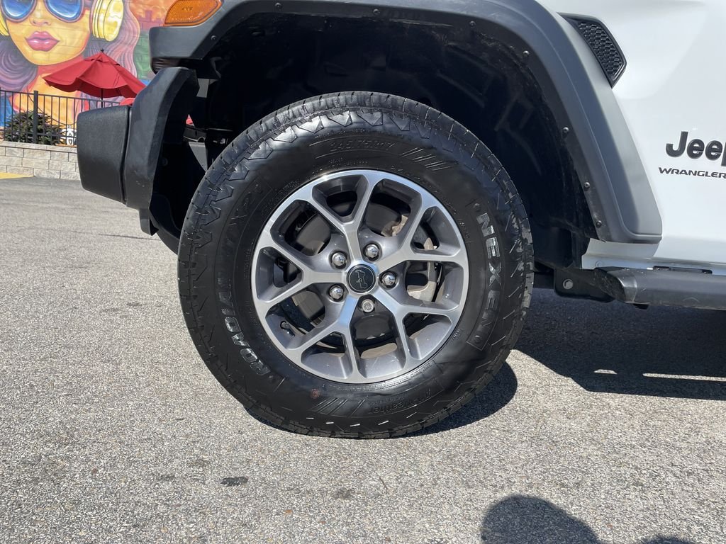 Used 2024 White Jeep Sport S image 9