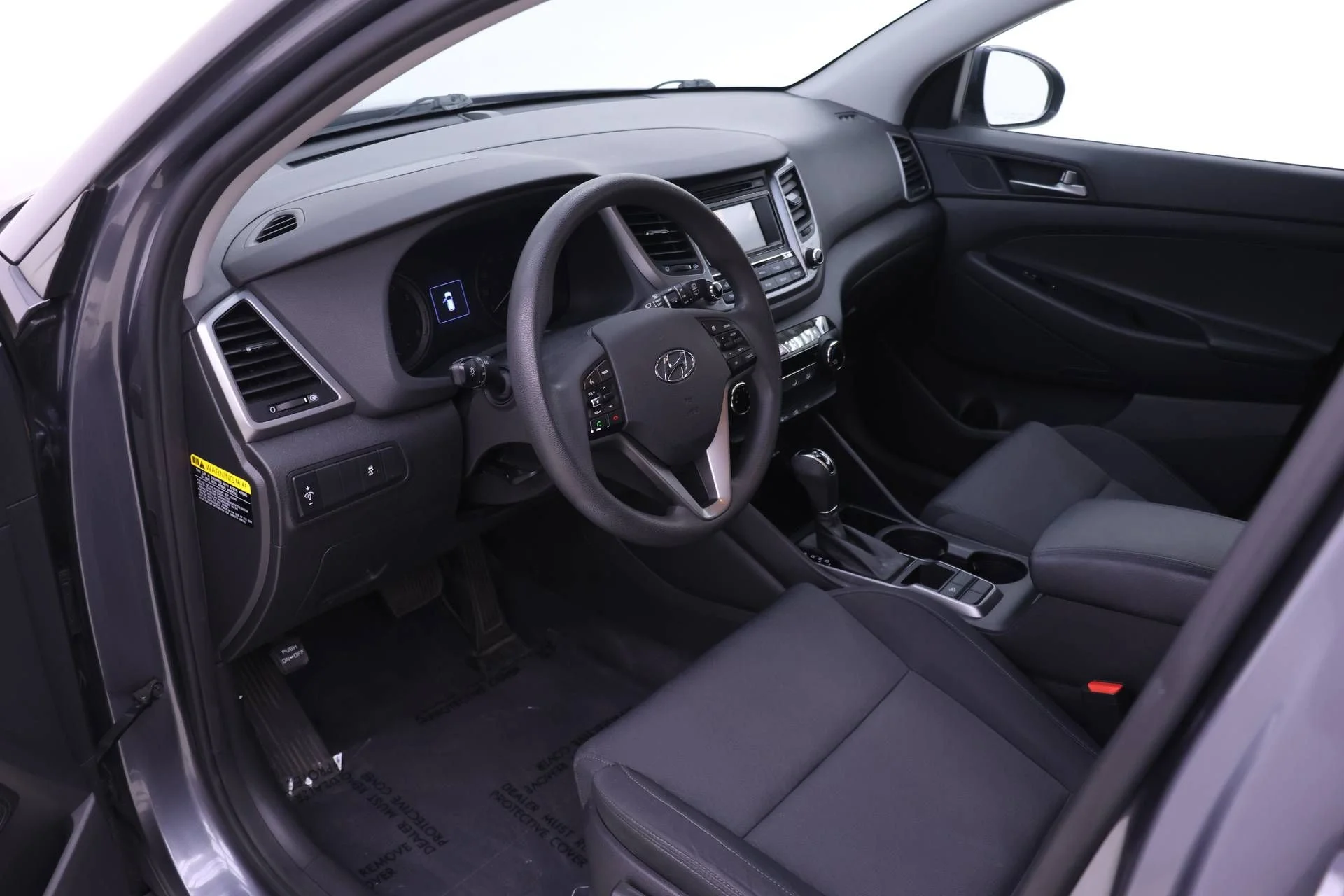 Used 2017 Coliseum Gray Hyundai SE image 3