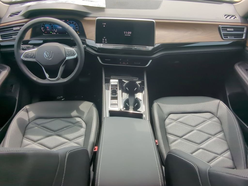New 2026 Black Volkswagen 2.0T SE w/Technology image 14