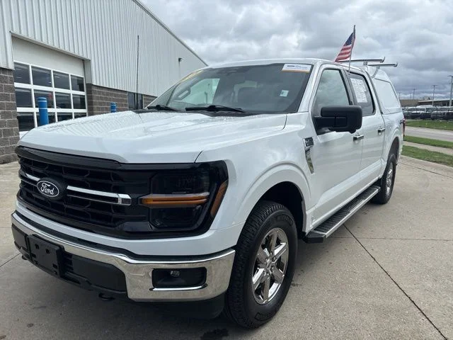 Certified Used 2024 Oxford White Clearcoat Ford XLT image 4